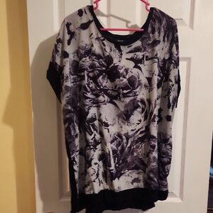 Apt 9 Black and White Graphic Relaxed Top